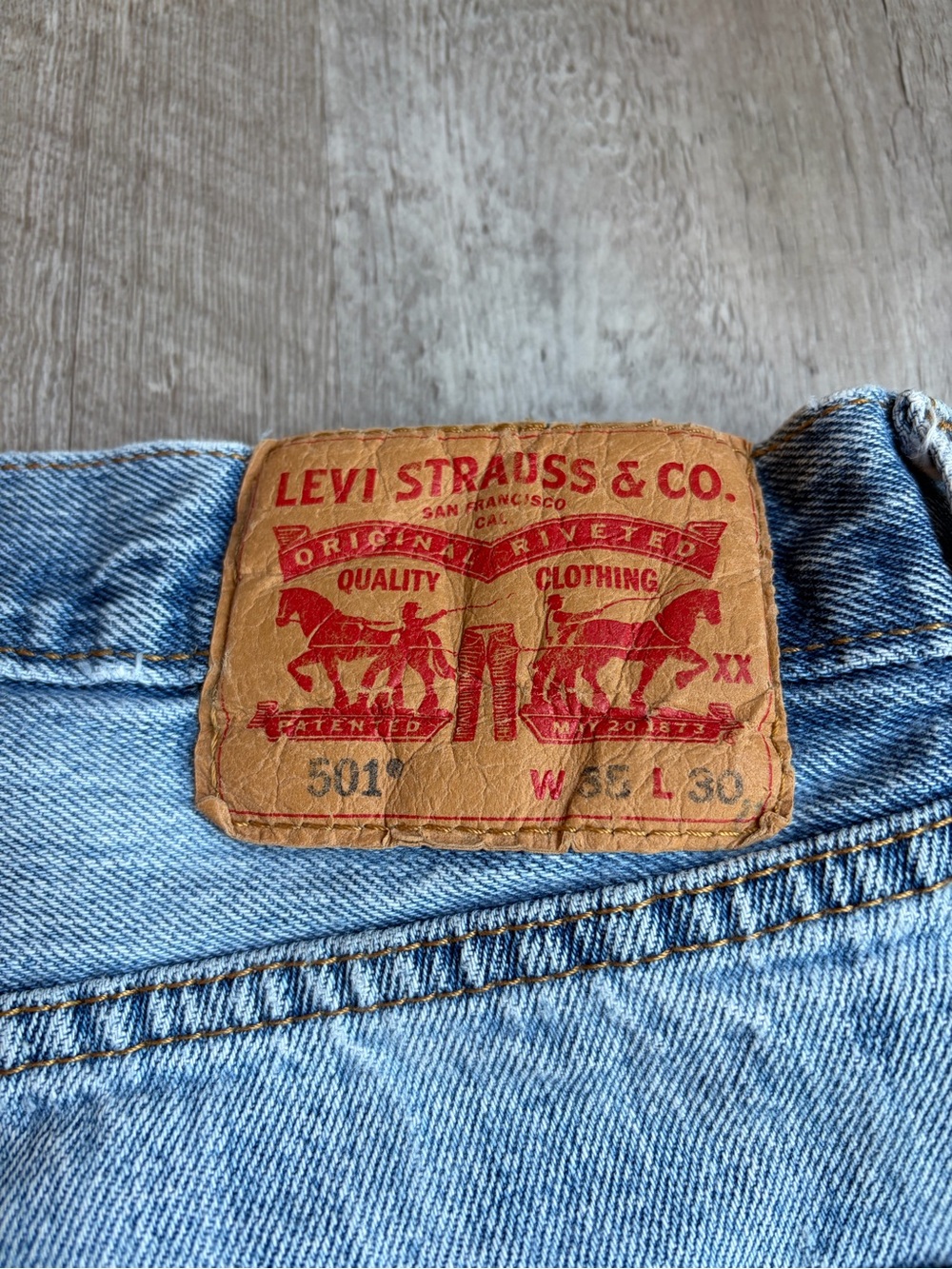 Levi’s 501 - 1993 Classic High-Rise Straight Leg Jeans - Light Blue-  vintage - Picture 13 of 16
